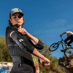 Apollo® G-Form X4 Elbow Guard 12 Apollo® G-Form X4 Elbow Guard -Canyon Sport Store g form x4 elbow guard elbow pads apollo black youth s m 6